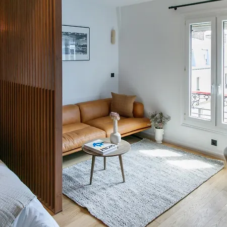 High-end In Pariss 8th Arrondissement